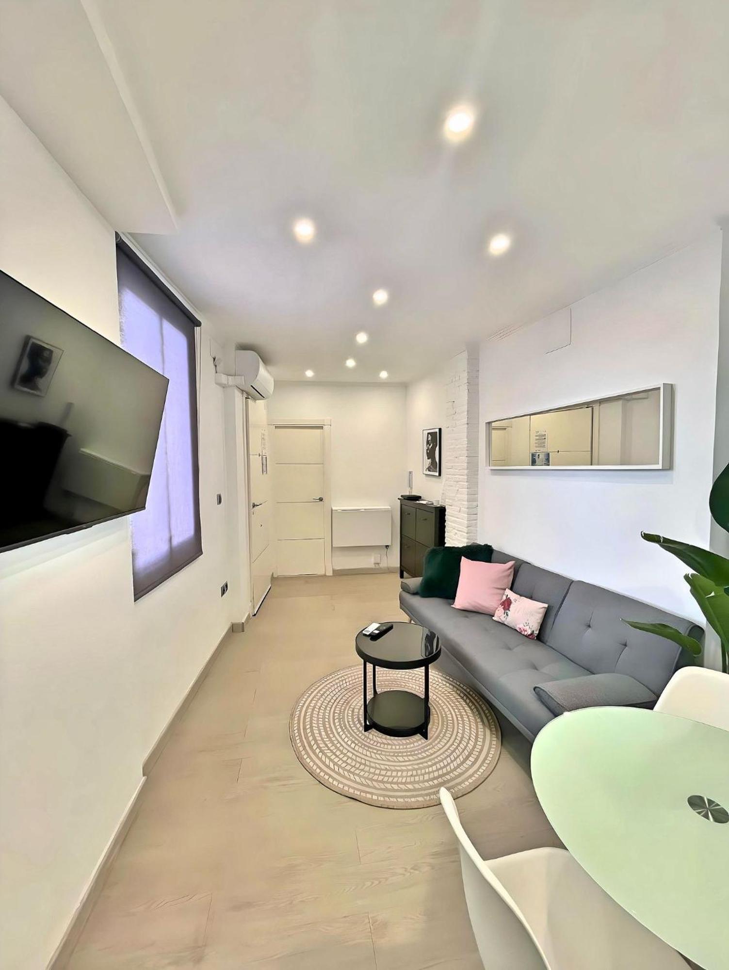 Apartamento Excellent location Malaga centro historico 2 bed flat Exterior foto